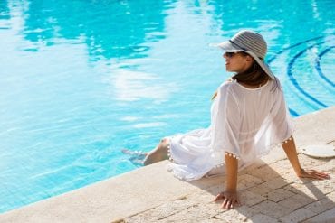 2 Ways Pool Cleaning Companies Can Help You Save Money