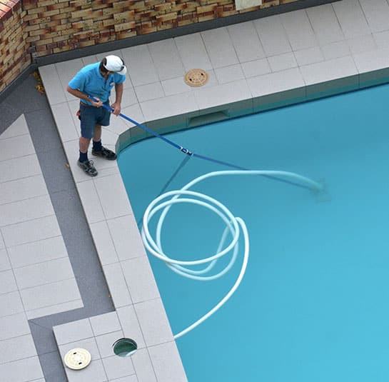 Hiring the right pool cleaning company in Arizona